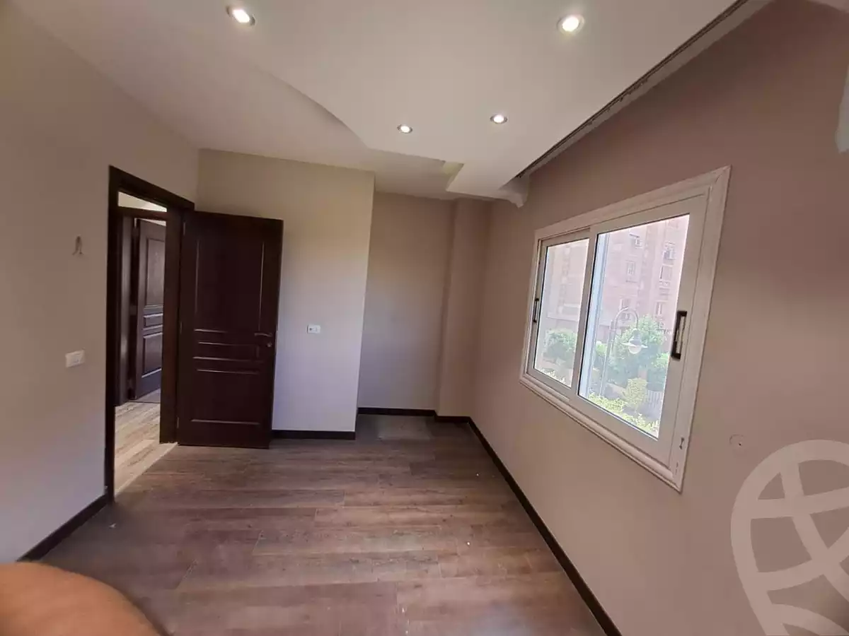 https://aqarmap.com.eg/ar/listing/6312692-for-sale-cairo-el-sheikh-zayed-city-compounds-continental-gardens