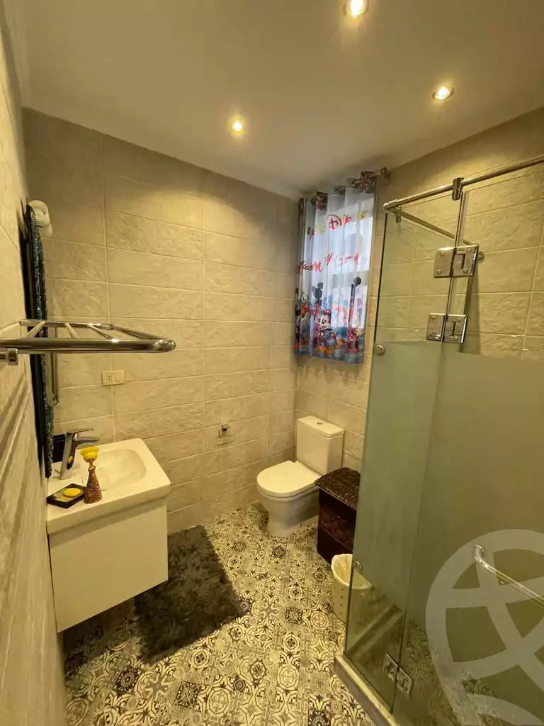 https://aqarmap.com.eg/en/listing/6314122-for-sale-cairo-el-sheikh-zayed-city-compounds-kmbwnd-wyst-twn-swdyk