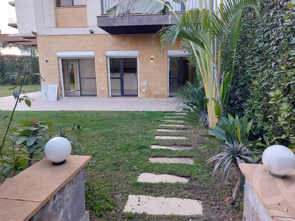 https://aqarmap.com.eg/ar/listing/6330622-for-rent-cairo-el-sheikh-zayed-city-compounds-kmbwnd-wyst-twn-swdyk