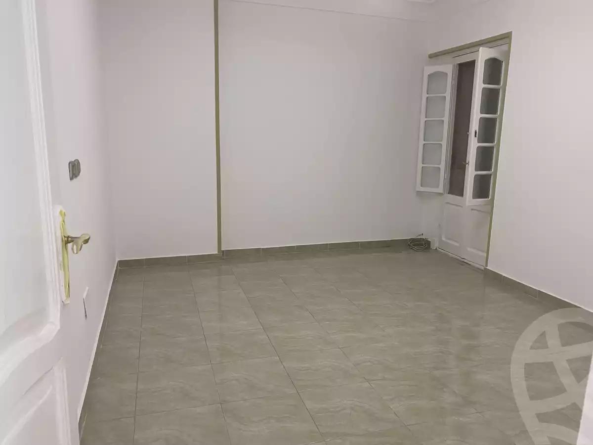 https://aqarmap.com.eg/ar/listing/6331084-for-sale-alexandria-sporting-abou-quer-st