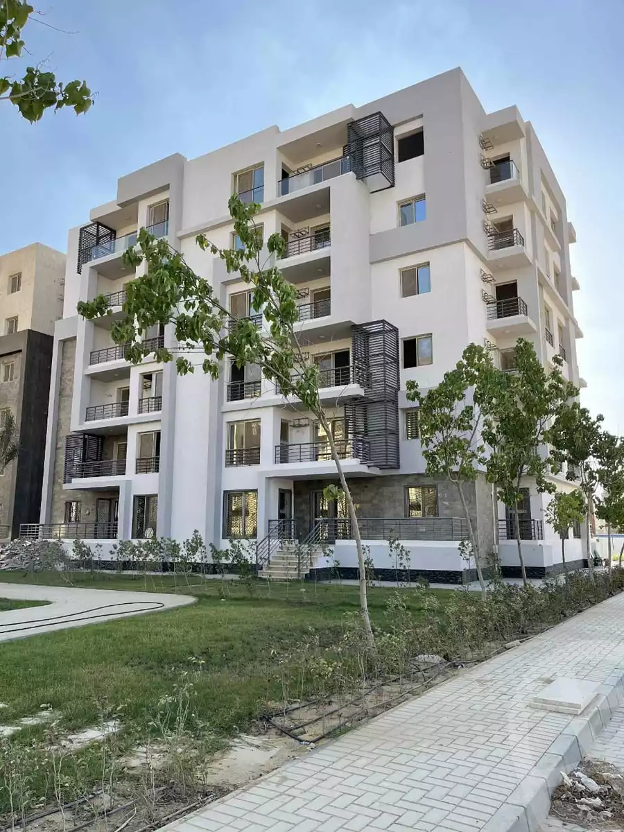 https://aqarmap.com.eg/ar/listing/6331738-for-sale-cairo-el-sheikh-zayed-city-lshykh-zyd-ljdyd-west-view-residence-hdp