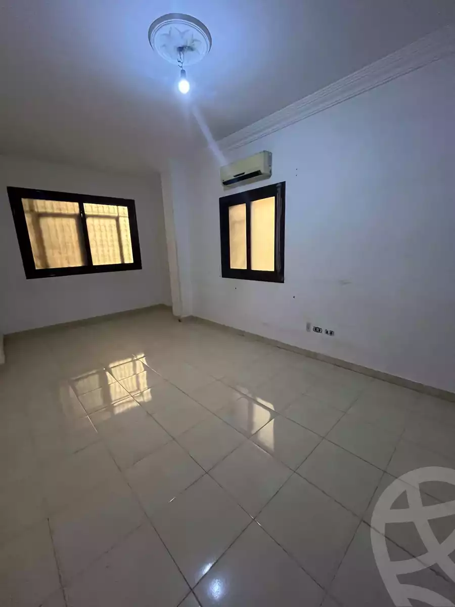 https://aqarmap.com.eg/ar/listing/6331148-for-sale-cairo-new-cairo-south-investors-mohammed-nagib-axis-st
