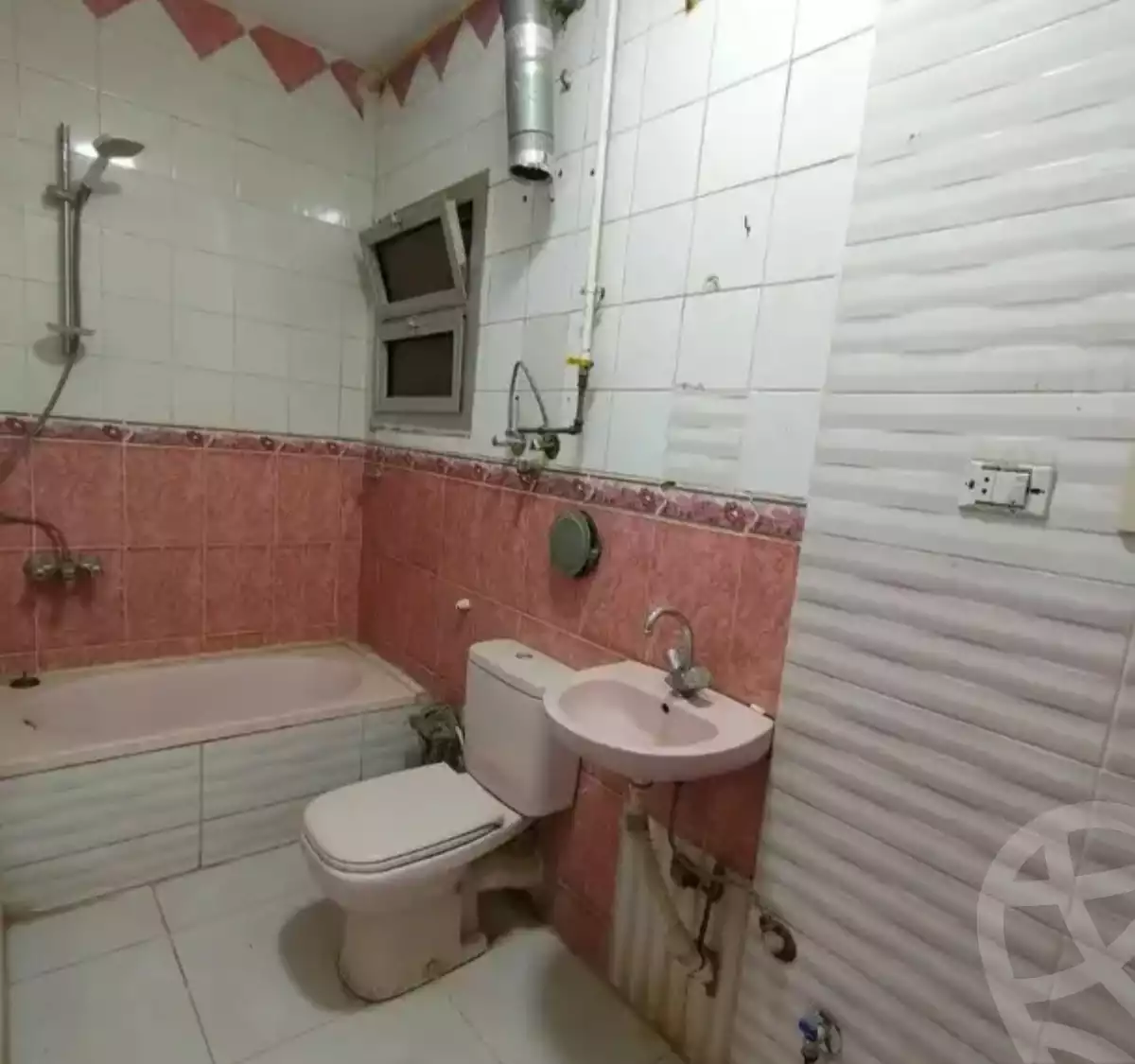 https://aqarmap.com.eg/ar/listing/6333606-for-sale-qalyubia-shubra-el-khaima-byjm