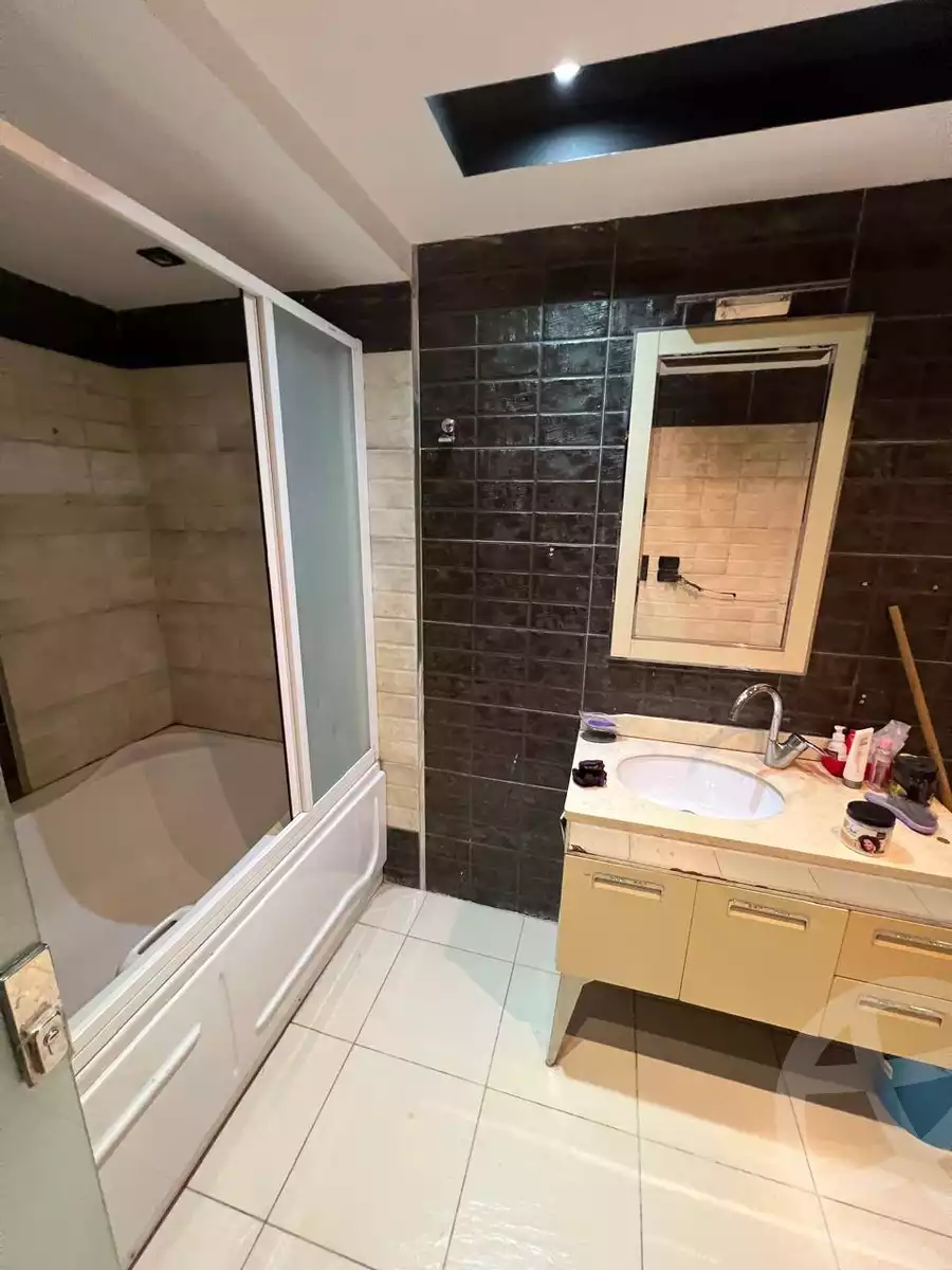 https://aqarmap.com.eg/en/listing/6336994-for-sale-cairo-helwan-helwan-el-sharkeya-abd-el-rahman-pasha-st