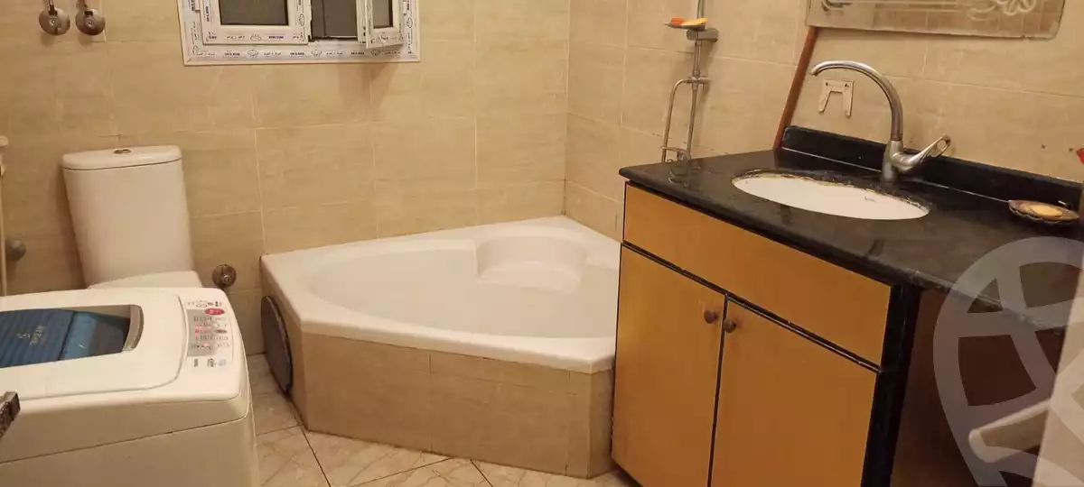 https://aqarmap.com.eg/en/listing/6337040-for-sale-cairo-faisal-kafr-tohormos-queen-nazli-st
