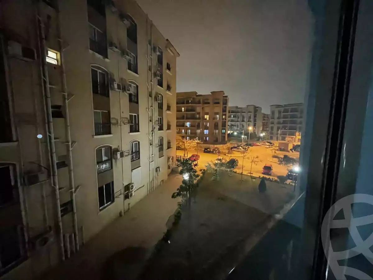 https://aqarmap.com.eg/en/listing/6338746-for-sale-cairo-new-cairo-lrhb-city-phase-4-mohammed-farid-st
