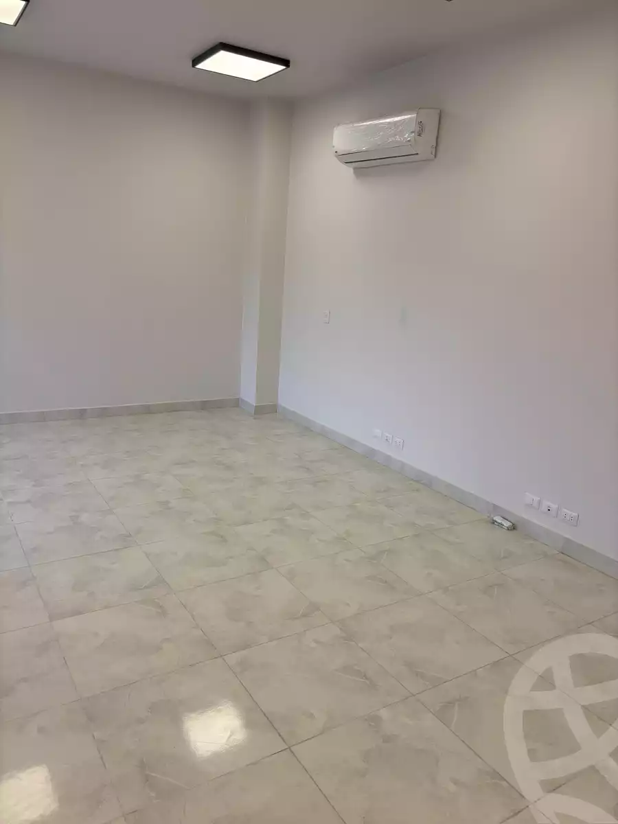 https://aqarmap.com.eg/ar/listing/6339484-for-rent-cairo-new-cairo-compounds-the-square