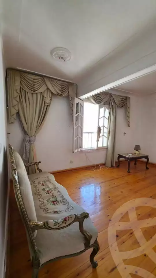 https://aqarmap.com.eg/ar/listing/6340112-for-sale-alexandria-ganaklis-shr-mrtdy-bsh