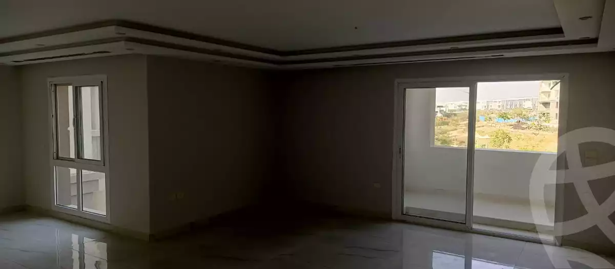 https://aqarmap.com.eg/ar/listing/6259840-for-rent-cairo-new-cairo-compounds-hyde-park-centre-ville-hyde-park