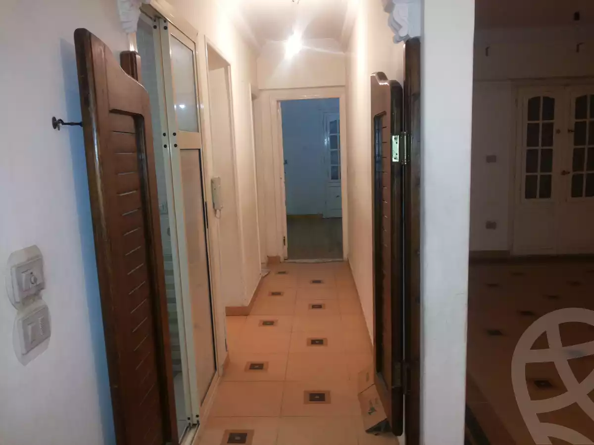 https://aqarmap.com.eg/ar/listing/6351022-for-rent-alexandria-alhadara-new-el-hadra-el-zahraa-st