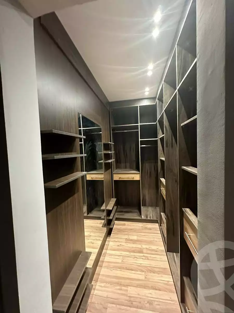 https://aqarmap.com.eg/en/listing/6351284-for-sale-cairo-el-sheikh-zayed-city-compounds-kmbwnd-ljry-swdyk