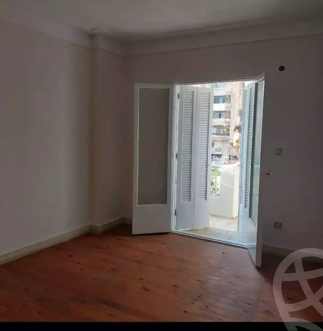https://aqarmap.com.eg/en/listing/6354717-for-rent-alexandria-lm-mwr