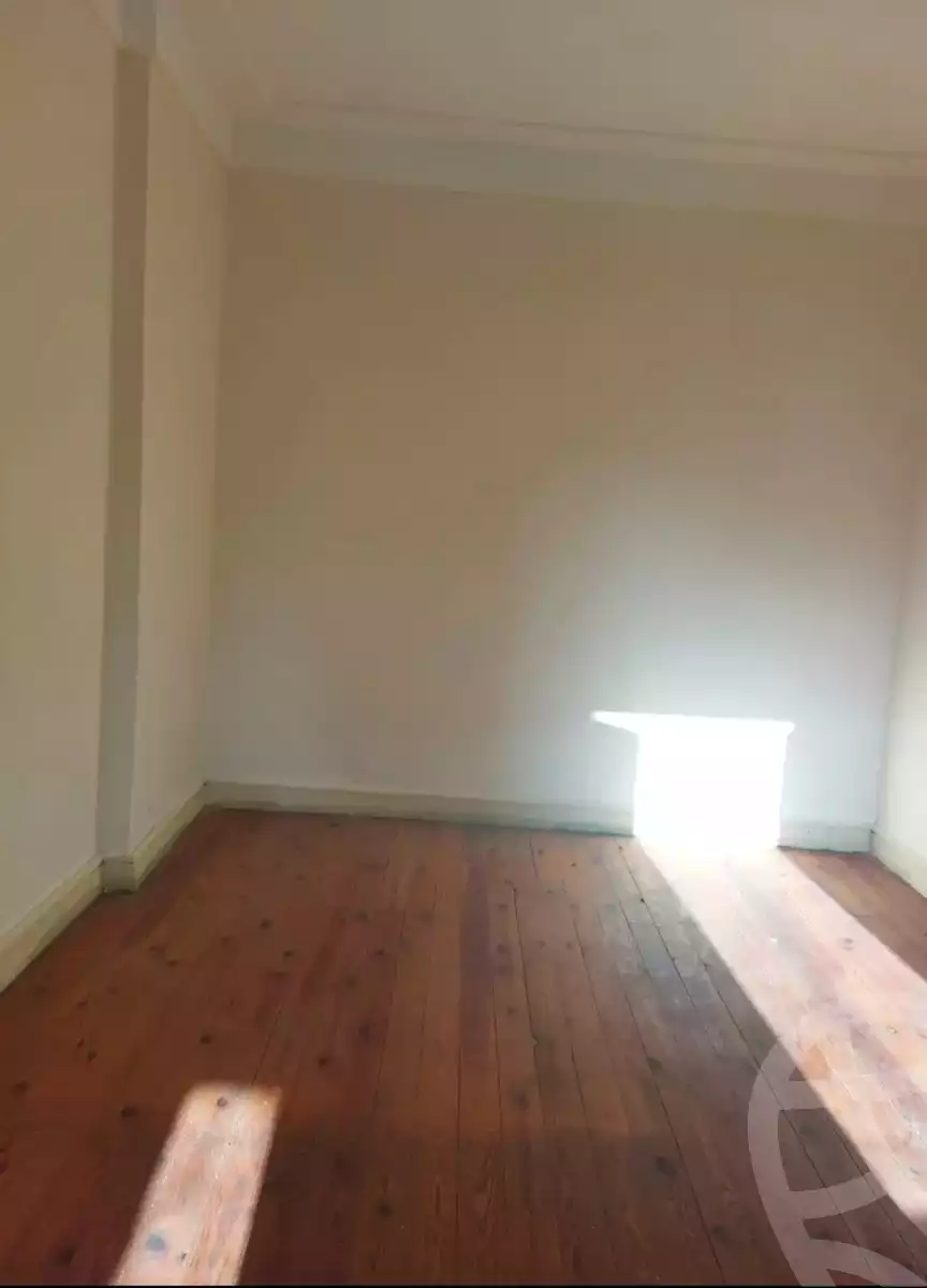 https://aqarmap.com.eg/en/listing/6354717-for-rent-alexandria-lm-mwr