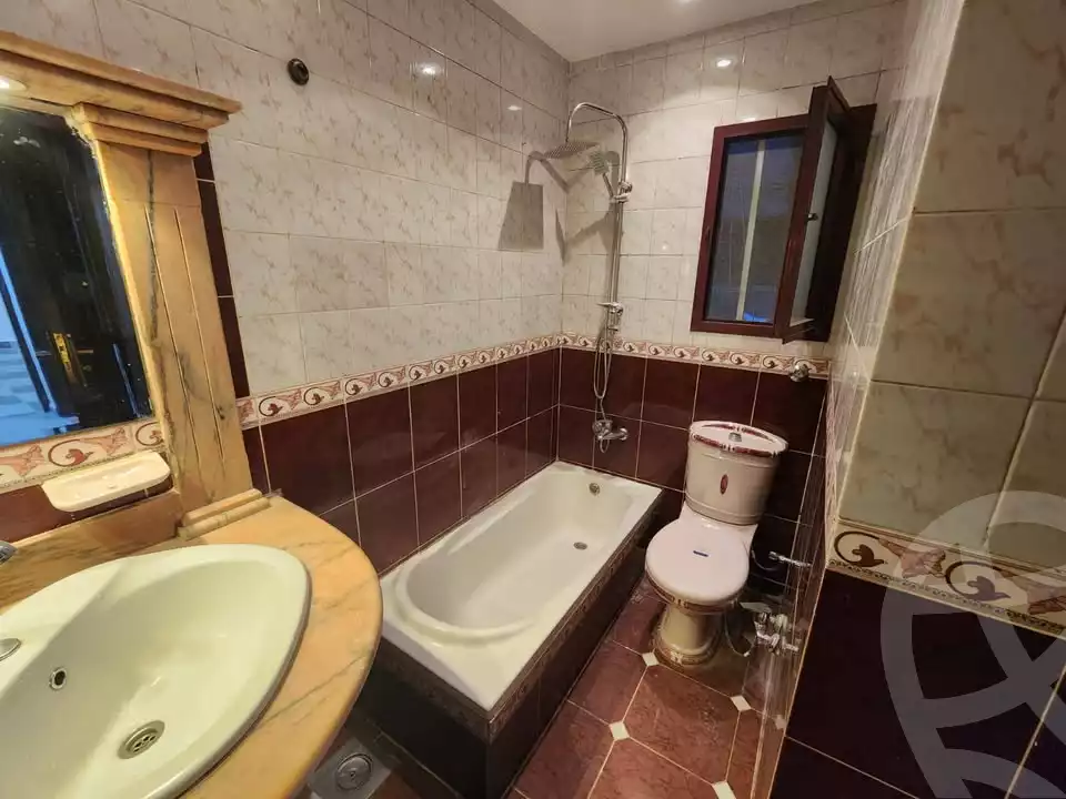 https://aqarmap.com.eg/en/listing/6356803-for-sale-alexandria-camp-cesar-port-said-street