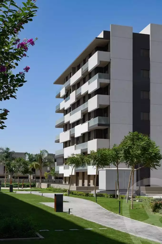 https://aqarmap.com.eg/en/listing/6355934-for-sale-cairo-el-shorouk-compounds-al-burouj-compound-imkan