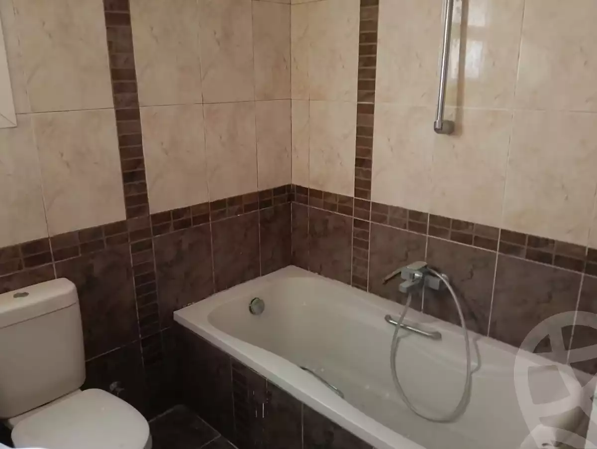https://aqarmap.com.eg/ar/listing/6359164-for-sale-cairo-el-sheikh-zayed-city-compounds-hadayek-el-mohandiseen