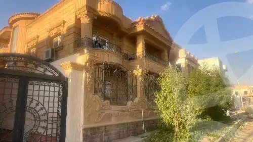 https://aqarmap.com.eg/ar/listing/6362229-for-sale-cairo-new-cairo-sharq-el-akadamiya-salah-nasim-st
