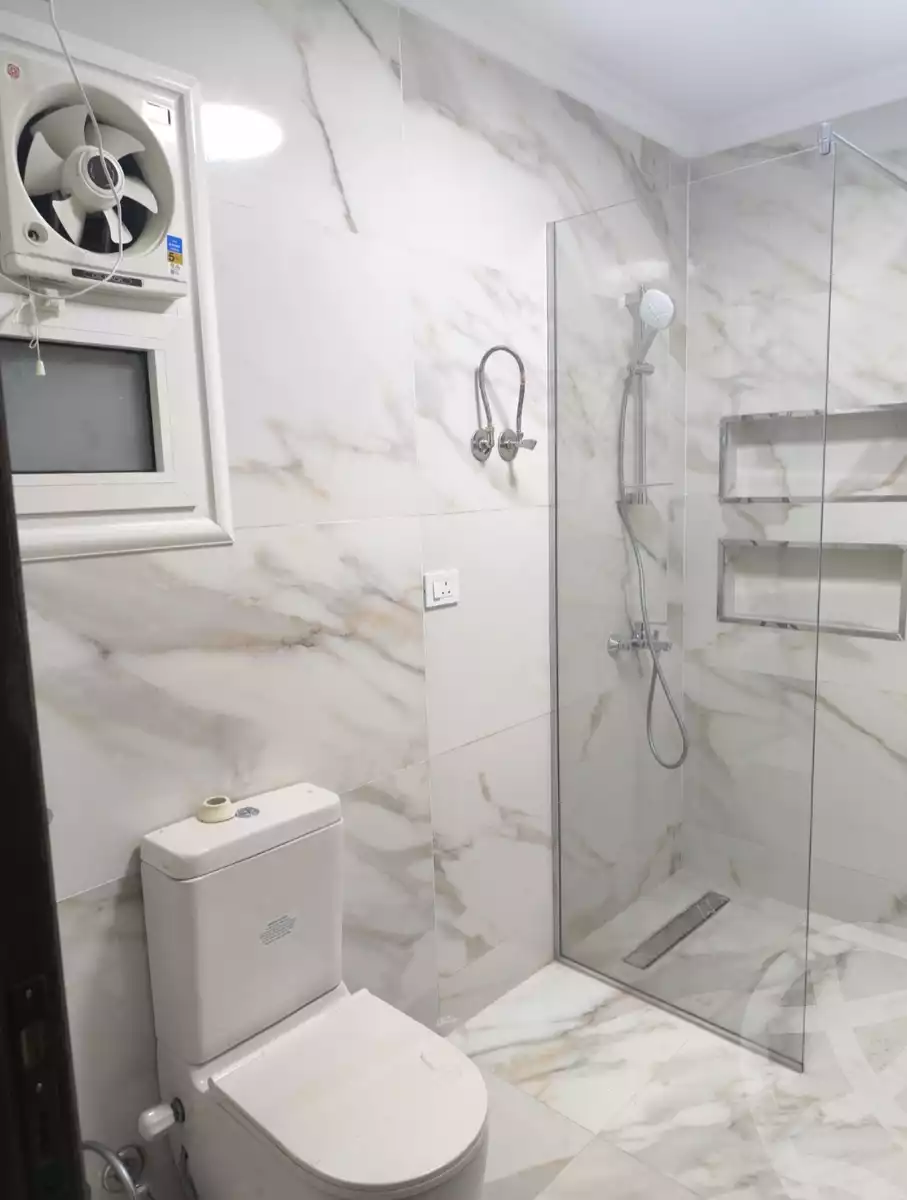 https://aqarmap.com.eg/ar/listing/6364730-for-rent-cairo-new-cairo-lrhb-city-phase-1-ahmed-rami-st