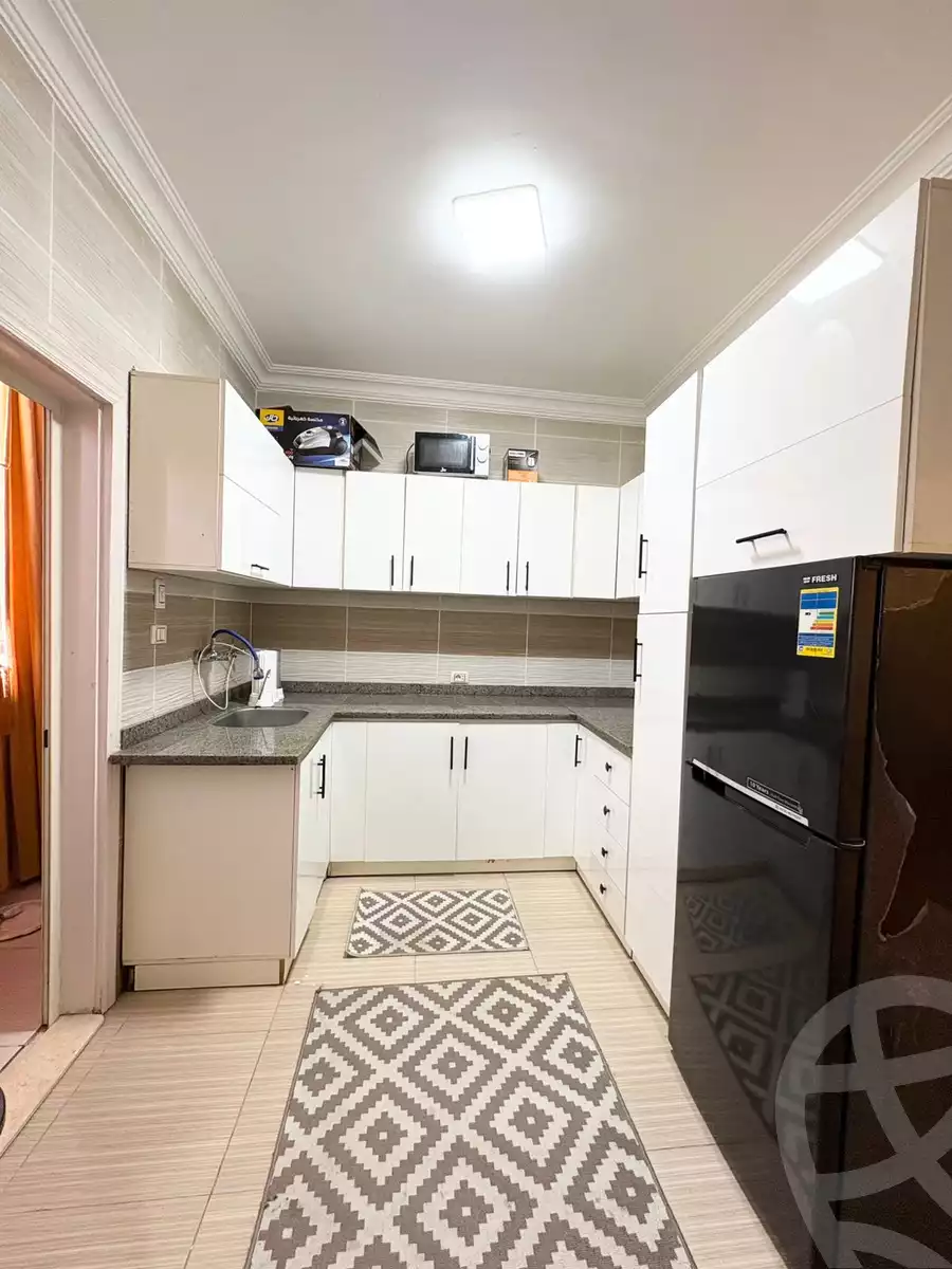 https://aqarmap.com.eg/en/listing/5863142-for-rent-cairo-new-cairo-compounds-el-mostashareen-compound
