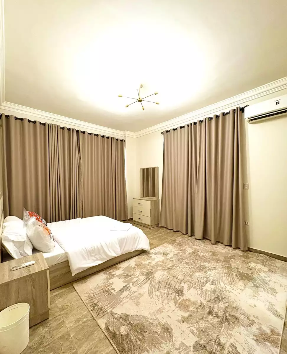 https://aqarmap.com.eg/en/listing/5863142-for-rent-cairo-new-cairo-compounds-el-mostashareen-compound