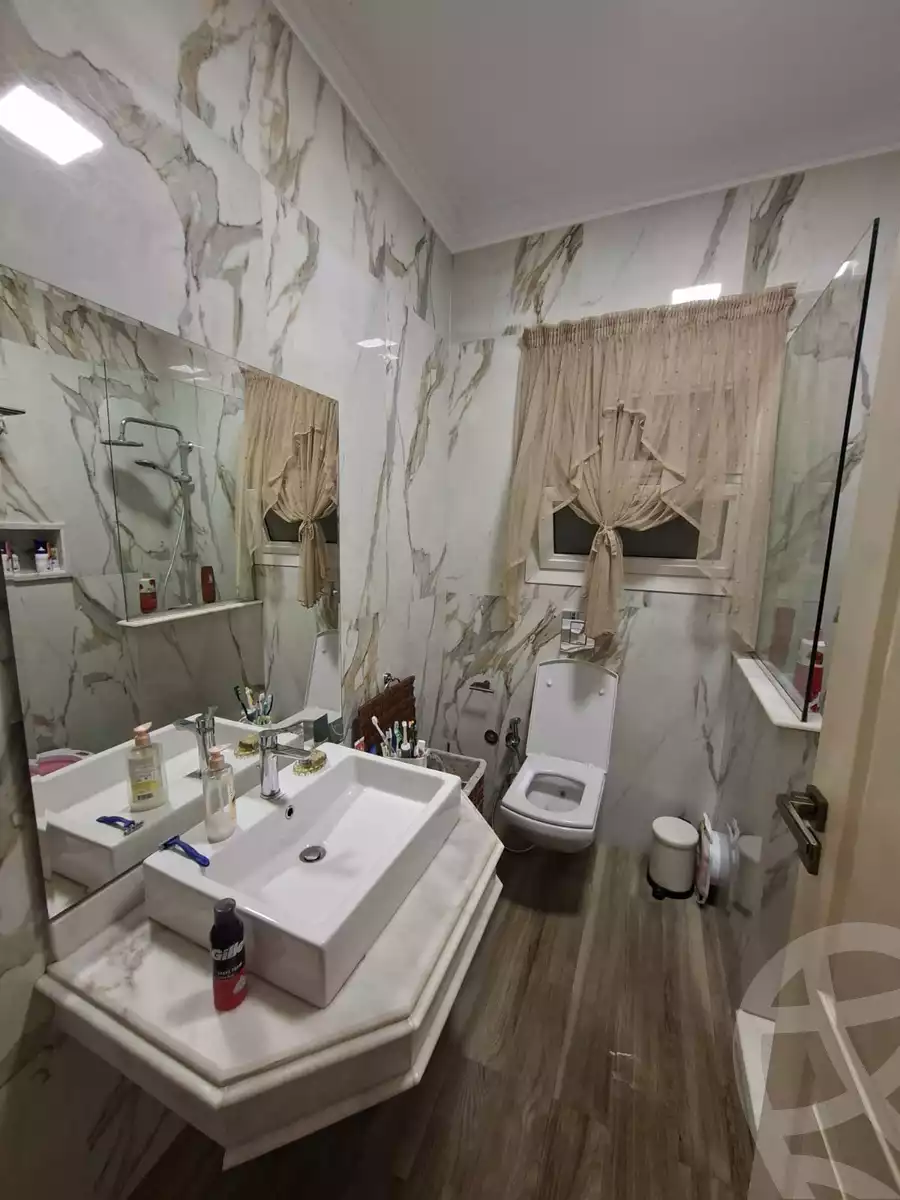 https://aqarmap.com.eg/en/listing/6368421-for-sale-cairo-el-sheikh-zayed-city-compounds-beverly-hills