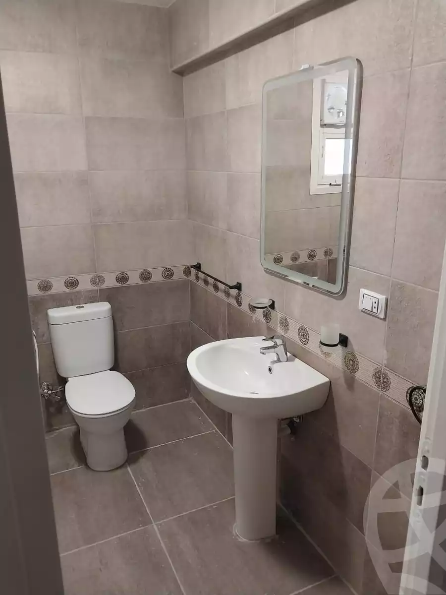 https://aqarmap.com.eg/en/listing/6375430-for-rent-cairo-new-cairo-lrhb-city-phase-4-mohammed-farid-st