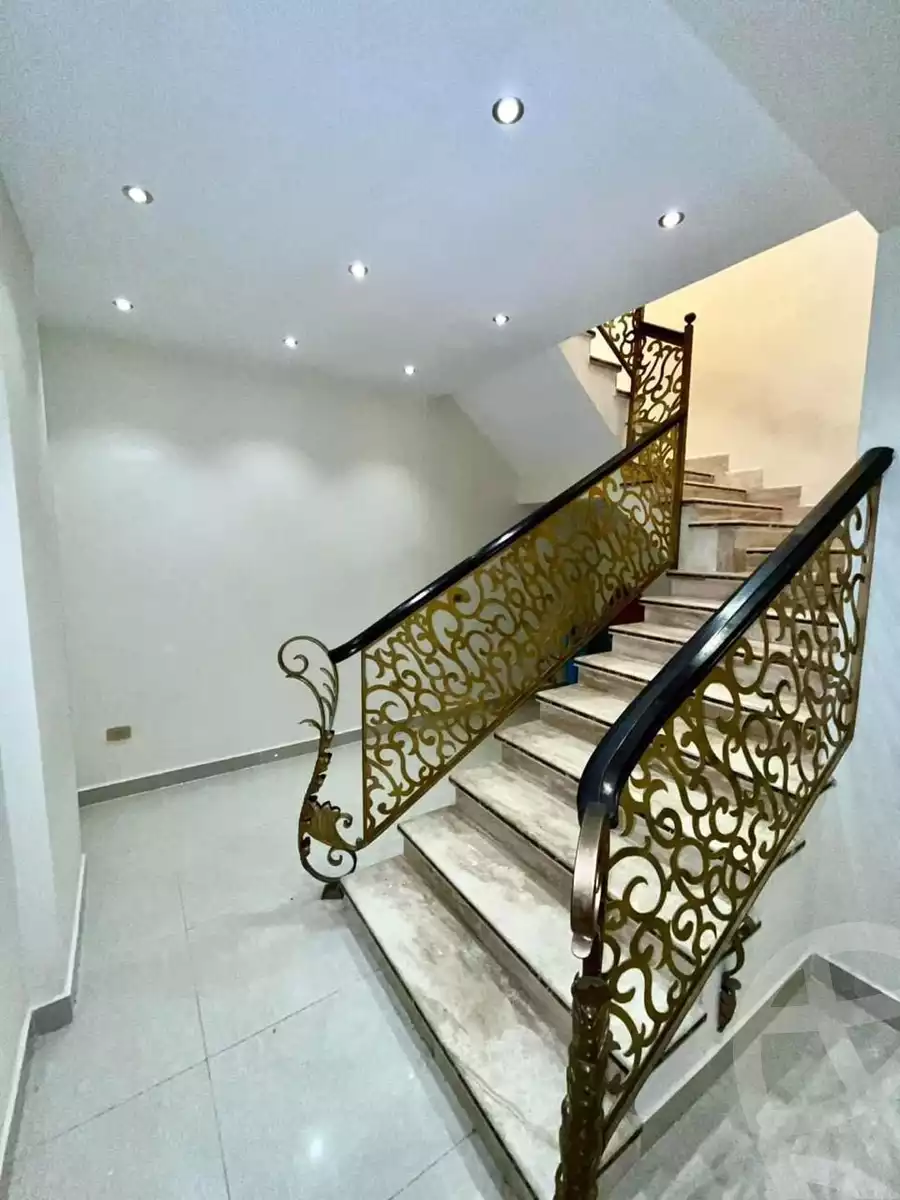 https://aqarmap.com.eg/en/listing/6375434-for-sale-cairo-new-cairo-compounds-el-mostashareen-compound