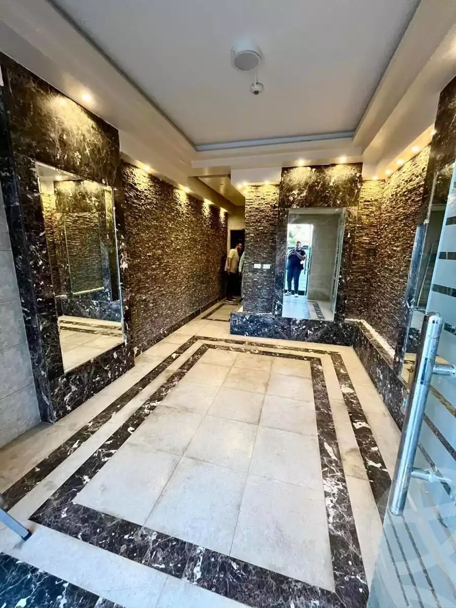 https://aqarmap.com.eg/en/listing/6375434-for-sale-cairo-new-cairo-compounds-el-mostashareen-compound