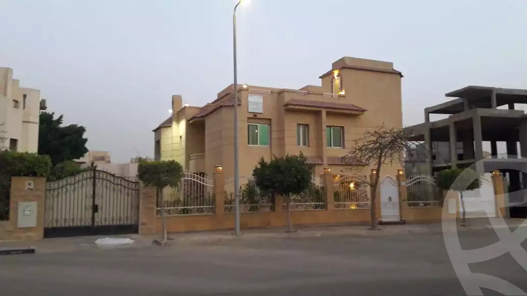 https://aqarmap.com.eg/en/listing/6376515-for-sale-cairo-el-sheikh-zayed-city-compounds-beverly-hills
