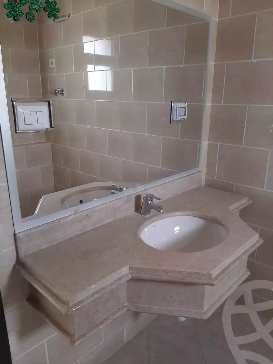 https://aqarmap.com.eg/en/listing/6382493-for-sale-cairo-el-sheikh-zayed-city-compounds-dh-drys