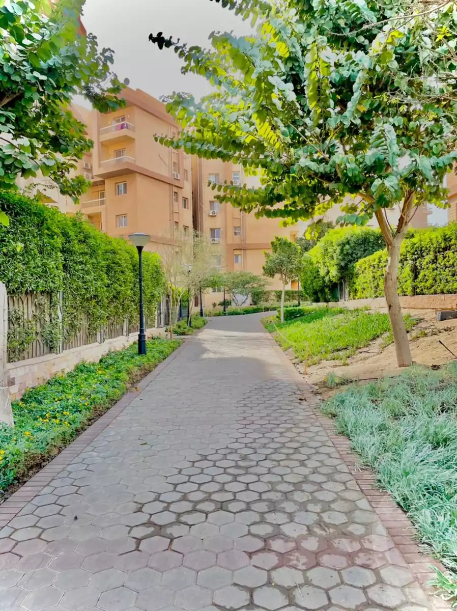 https://aqarmap.com.eg/en/listing/6382585-for-sale-cairo-6th-of-october-hadaeq-october-kmbwnd-fy-hdyq-ktwbr-ashgar-city