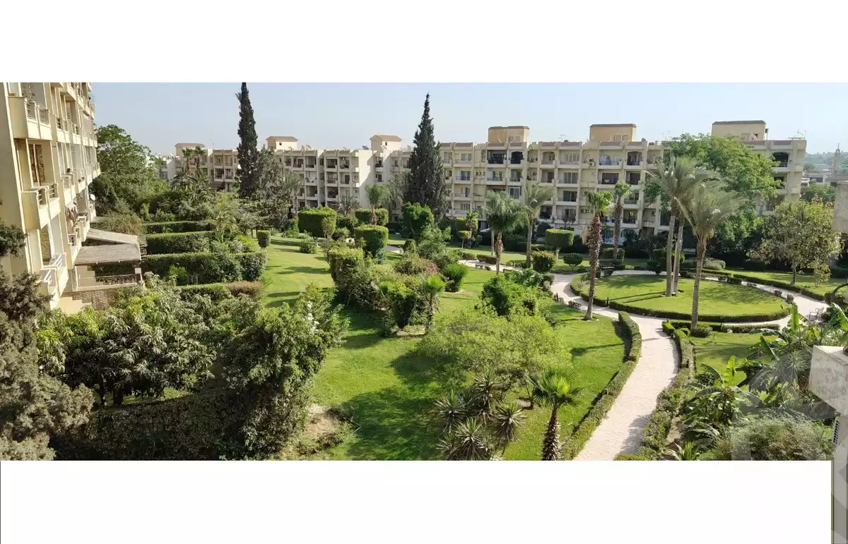 https://aqarmap.com.eg/en/listing/6383193-for-sale-cairo-el-sheikh-zayed-city-compounds-zayed-2000