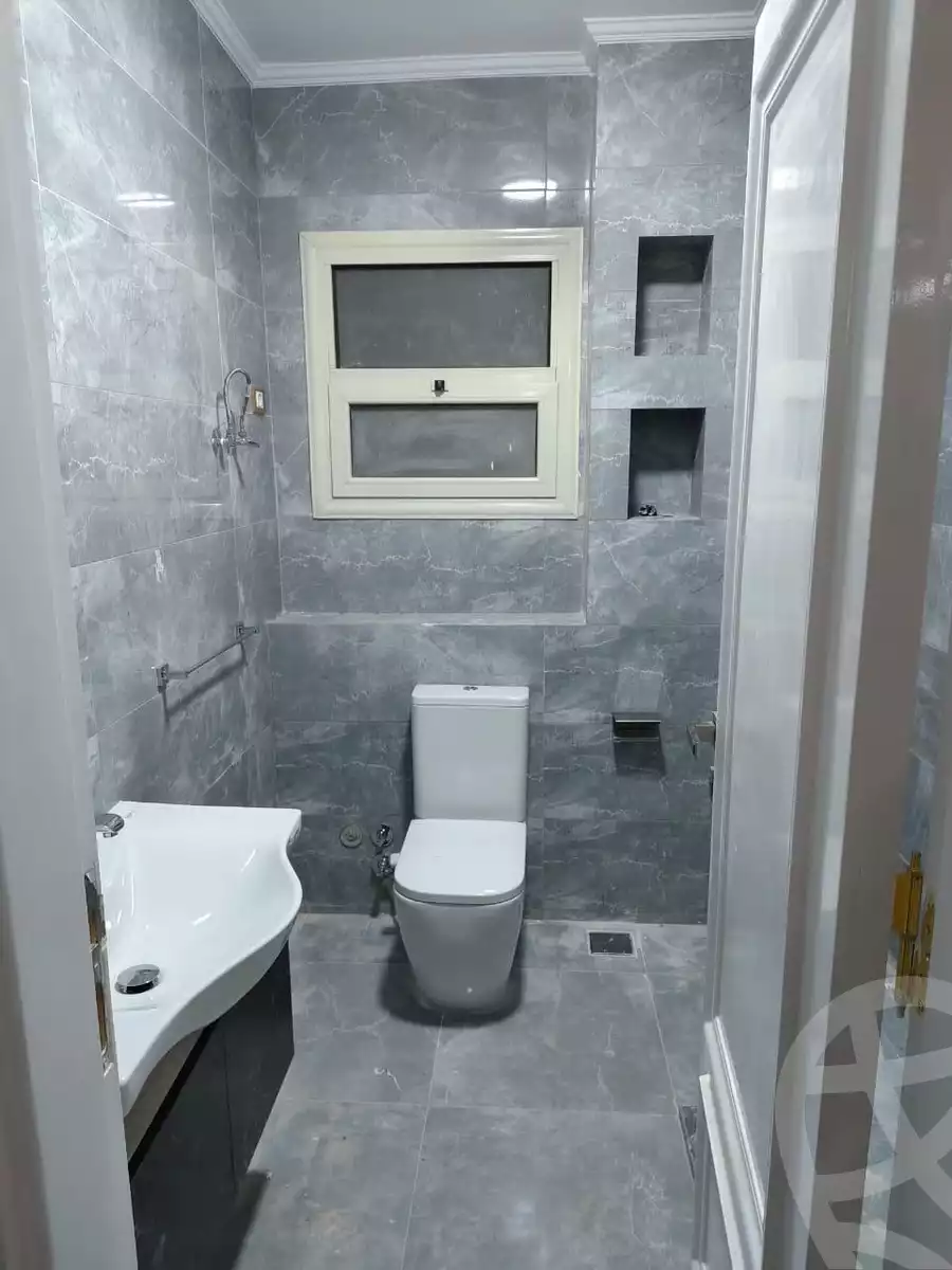 https://aqarmap.com.eg/en/listing/6384250-for-rent-cairo-new-cairo-compounds-rock-vera-compound