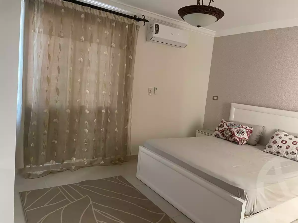 https://aqarmap.com.eg/en/listing/6385101-for-rent-cairo-new-cairo-lrhb-city-phase-5-talaat-mostafa-st
