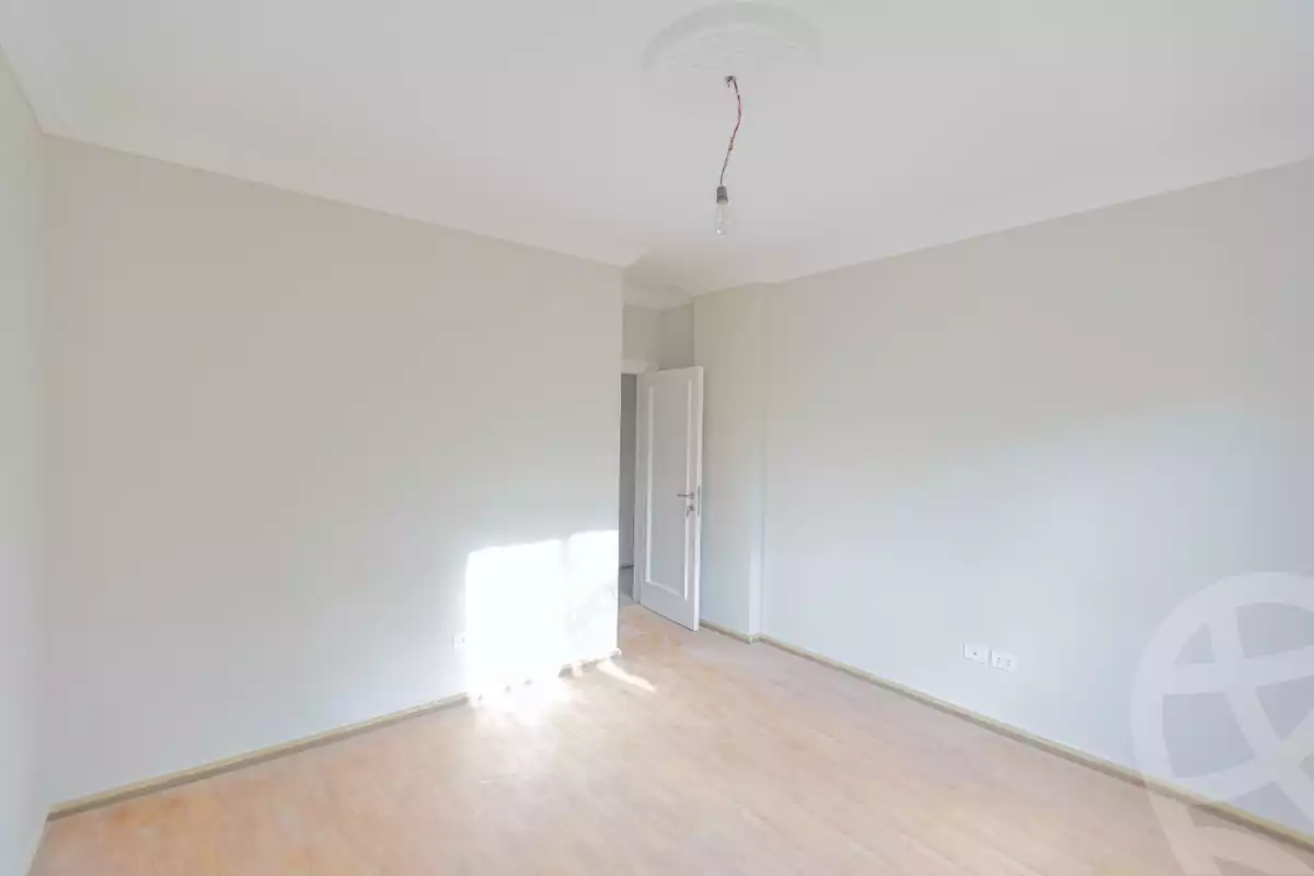 https://aqarmap.com.eg/ar/listing/6387294-for-rent-cairo-el-sheikh-zayed-city-compounds-el-karma-2