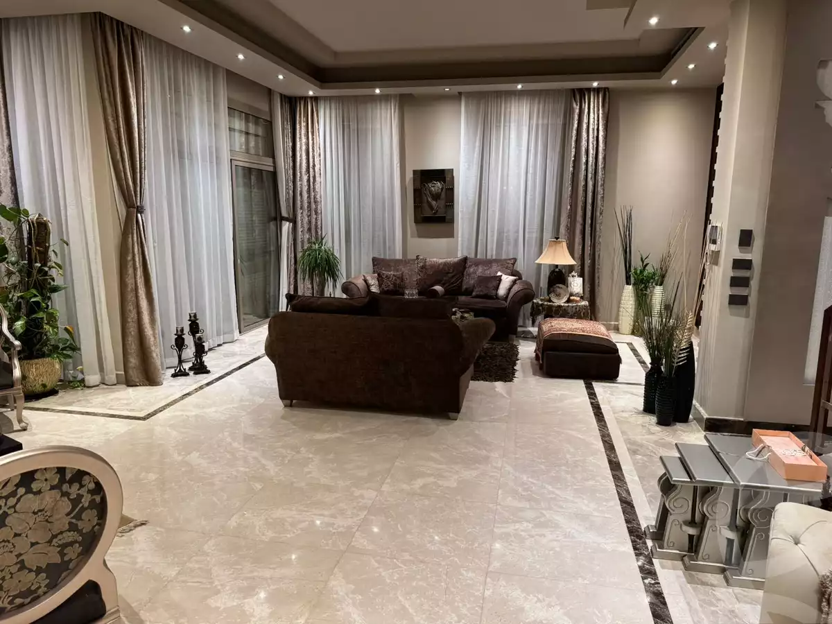 https://aqarmap.com.eg/ar/listing/6394878-for-sale-cairo-el-sheikh-zayed-city-compounds-kmbwnd-ljry-swdyk