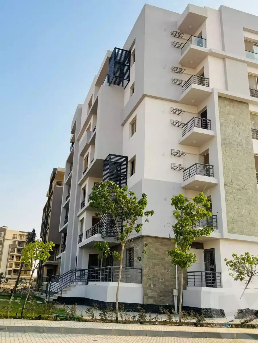 https://aqarmap.com.eg/en/listing/6400350-for-sale-cairo-el-sheikh-zayed-city-lshykh-zyd-ljdyd-west-view-residence-hdp