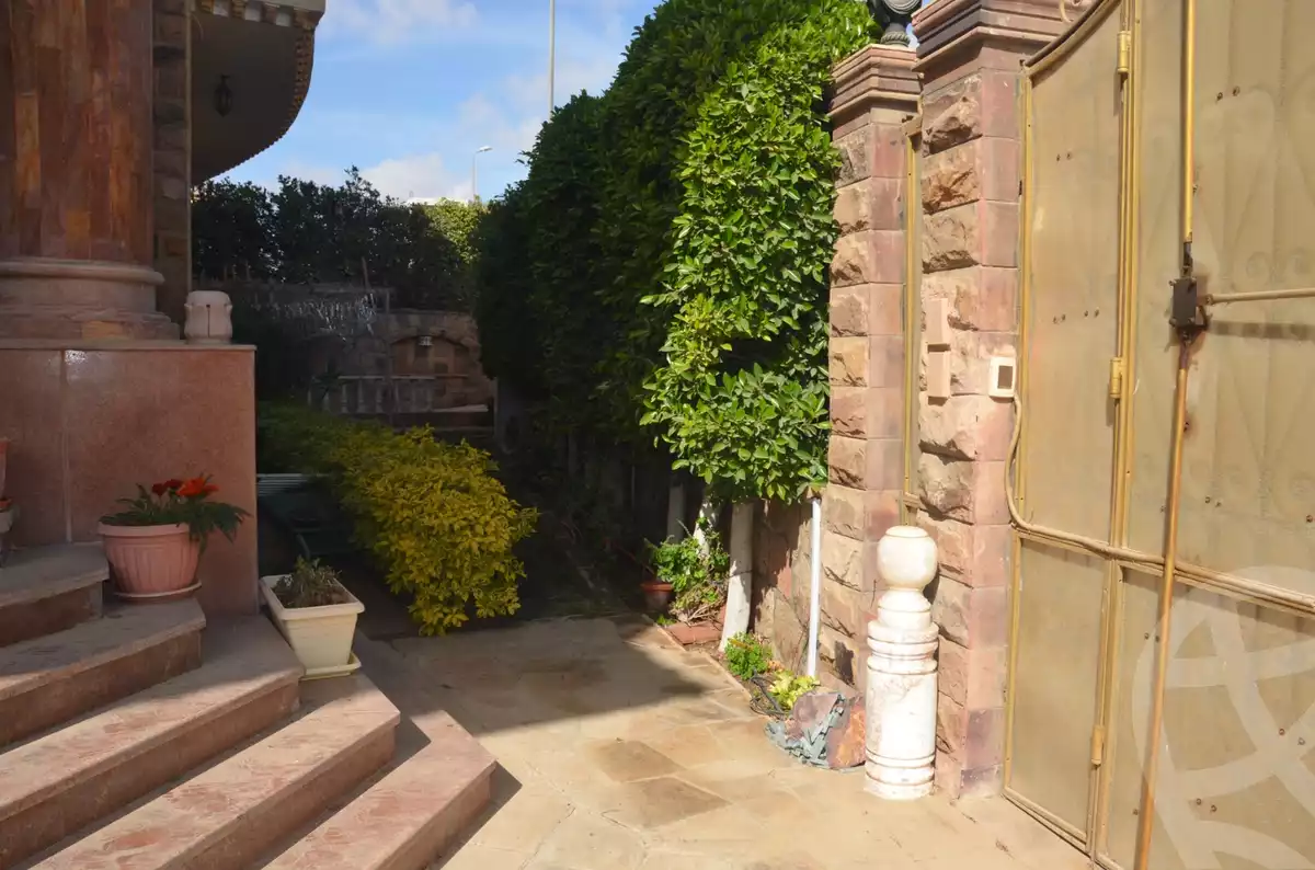 https://aqarmap.com.eg/en/listing/6402978-for-sale-cairo-el-sheikh-zayed-city-el-hay-el-thaleth-ashaer