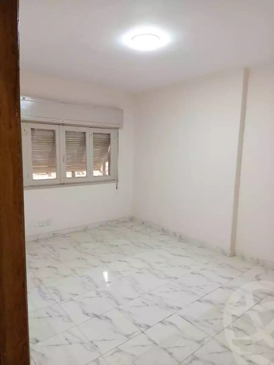 https://aqarmap.com.eg/en/listing/6405970-for-rent-cairo-downtown-bab-el-loaa-talaat-harb-st