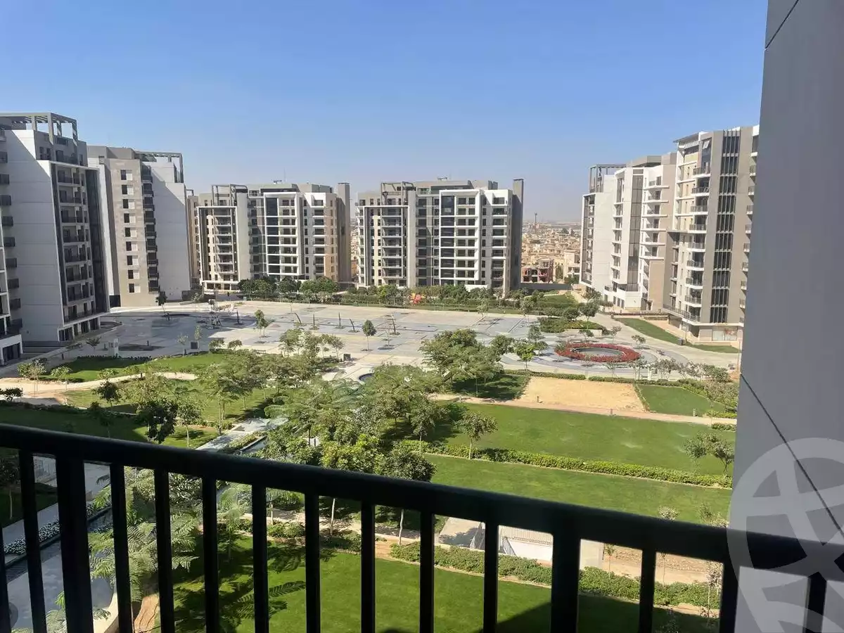 https://aqarmap.com.eg/en/listing/6448837-for-sale-cairo-el-sheikh-zayed-city-compounds-kmbwnd-fyldj-wyst-dr-llttwyr