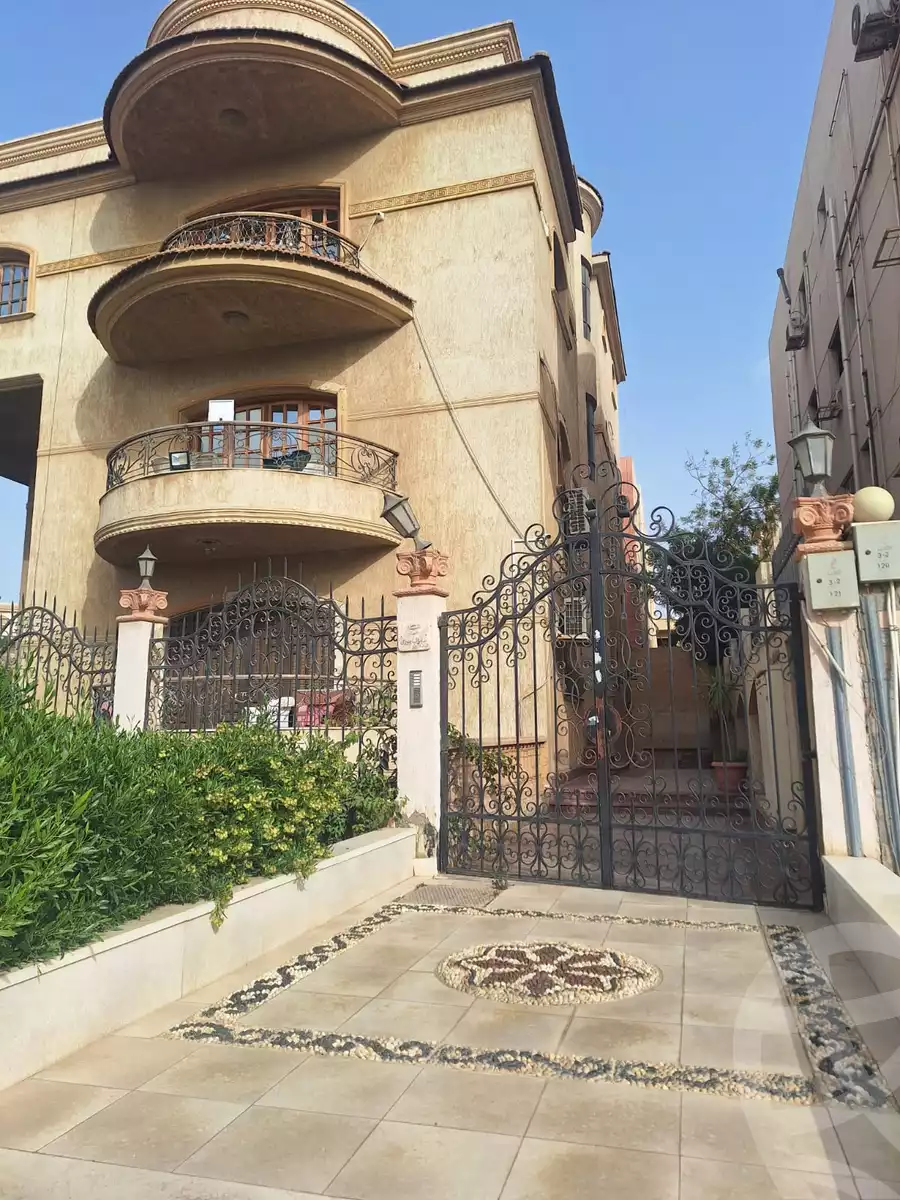 https://aqarmap.com.eg/en/listing/6457701-for-sale-cairo-new-cairo-el-ahyaa-first-neighborhood-street-1