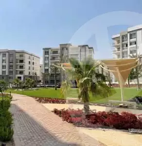 https://aqarmap.com.eg/ar/listing/6459560-for-sale-cairo-new-cairo-compounds-hyde-park-park-corner-hyde-park