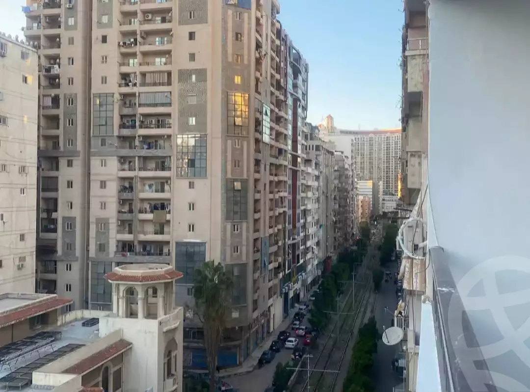 https://aqarmap.com.eg/ar/listing/6468256-for-sale-alexandria-ganaklis