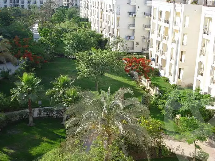 https://aqarmap.com.eg/ar/listing/6484466-for-sale-cairo-el-sheikh-zayed-city-compounds-hadayek-el-mohandiseen