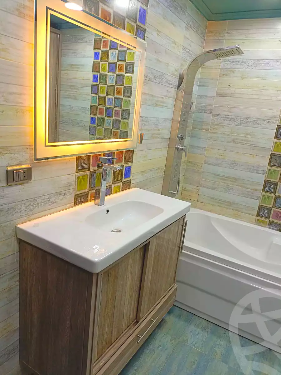 https://aqarmap.com.eg/ar/listing/6487617-for-sale-cairo-helwan-hadayek-helwan-nile-corniche-st