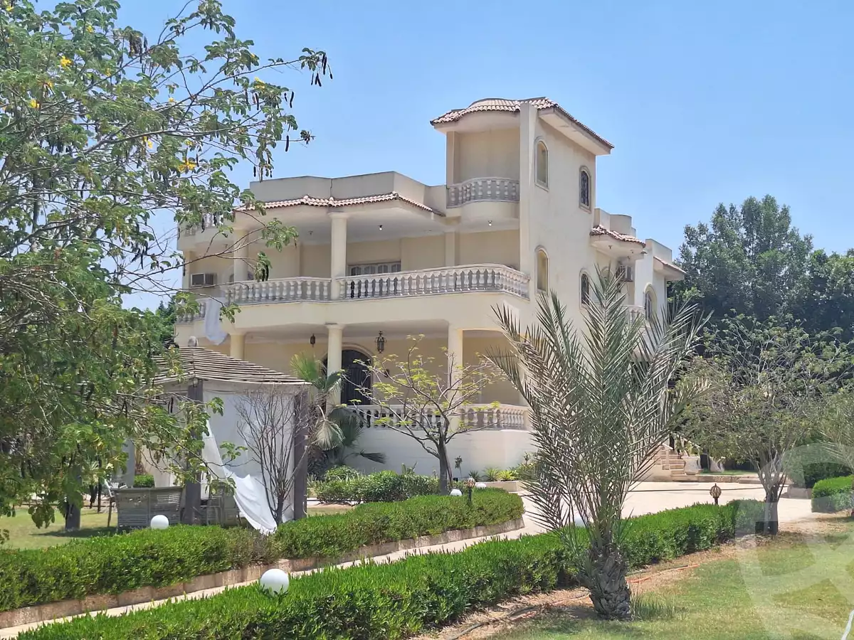 https://aqarmap.com.eg/en/listing/6497137-for-sale-cairo-el-sheikh-zayed-city-lshykh-zyd-ljdyd-el-reef-el-oroby