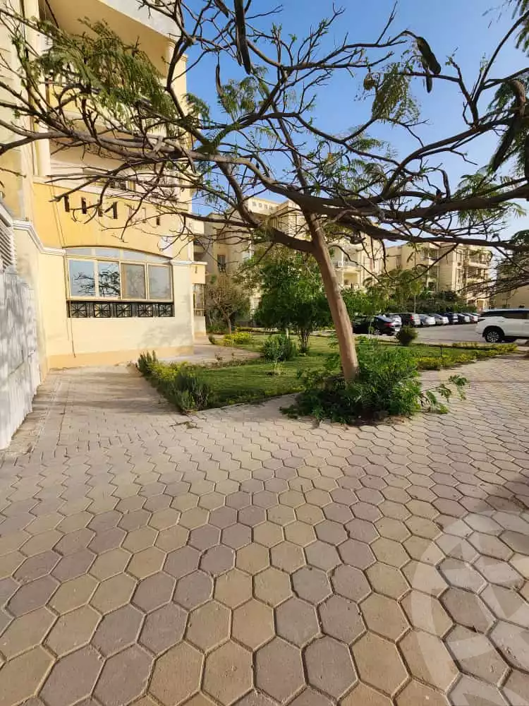 https://aqarmap.com.eg/en/listing/6498709-for-sale-cairo-el-sheikh-zayed-city-compounds-el-khamayel