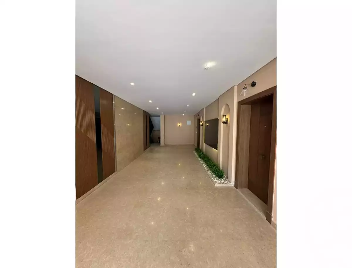 https://aqarmap.com.eg/en/listing/6500101-for-sale-cairo-el-sheikh-zayed-city-compounds-kmbwnd-fyldj-wyst-dr-llttwyr