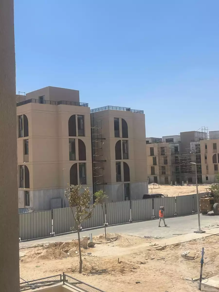 https://aqarmap.com.eg/en/listing/6505472-for-sale-cairo-el-sheikh-zayed-city-lshykh-zyd-ljdyd-vye