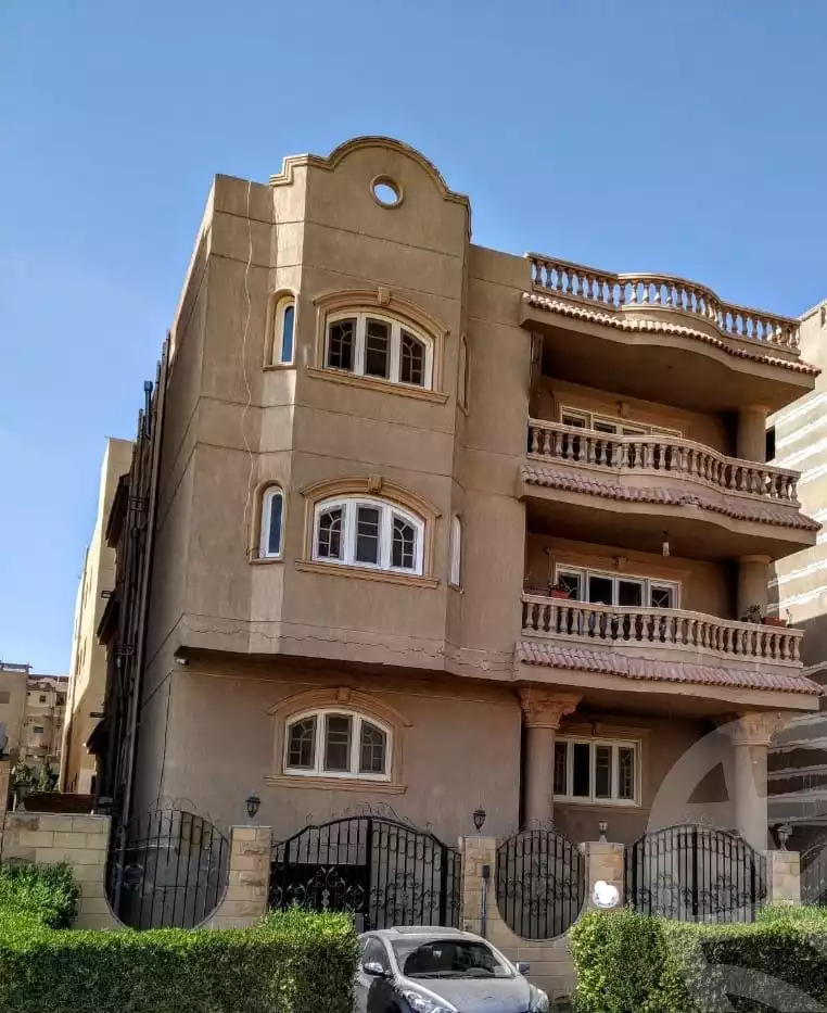https://aqarmap.com.eg/en/listing/6505726-for-sale-cairo-6th-of-october-el-ahyaa-neighborhood-6th-no-4-st-st